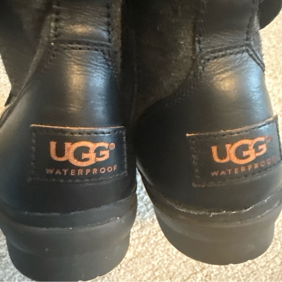 UGG Women's KeseyWaterproof Boot Black Excellent Used Condition Size 7 US - Picture 7 of 13